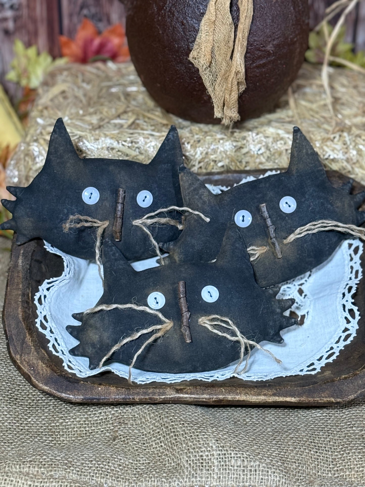 Primitive Black Cat Head Tucks/Pokes