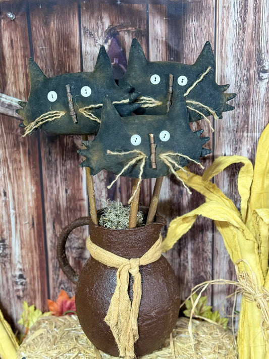 Primitive Black Cat Head Tucks/Pokes